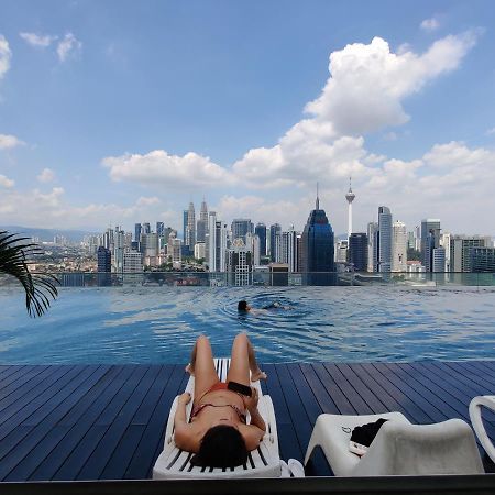 Starsbed Klcc Skyview Roof Pool Hostel クアラルンプール エクステリア 写真