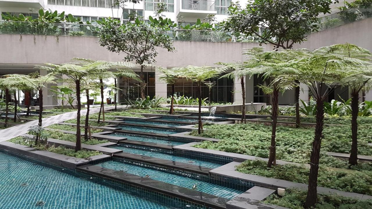 Starsbed Klcc Skyview Roof Pool Hostel クアラルンプール エクステリア 写真